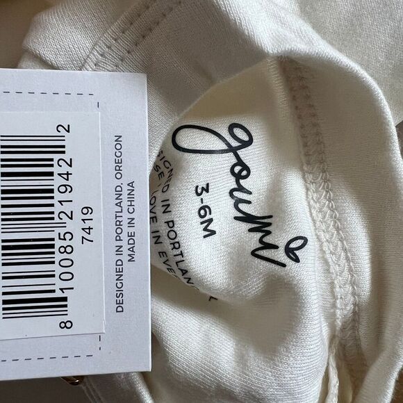 NWT Goumi Kids Cloud Baby Gown SZ 3-6 mo White Convertible Bamboo Sleeper Jamms - Picture 2 of 3